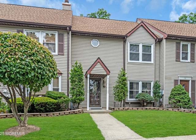 Property at 28 Independence Ct, Jackson, NJ 08527, 2 beds, 1.5 baths