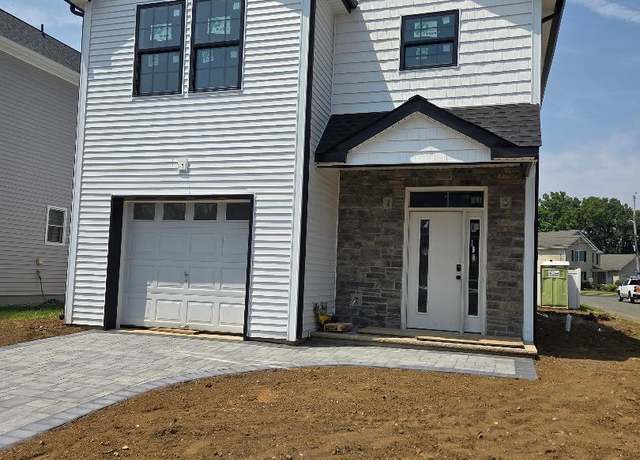 Property at 27 Brook Ave, Keyport, NJ 07735, 4 beds, 2.5 baths