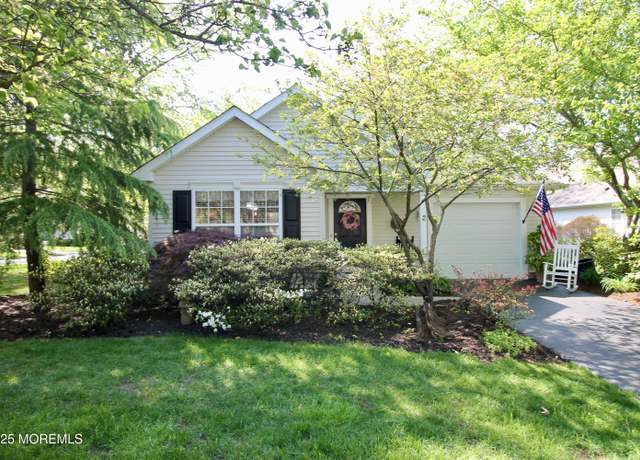 Property at 2 Winding River Rd, Lakewood, NJ 08701, 2 beds, 2 baths