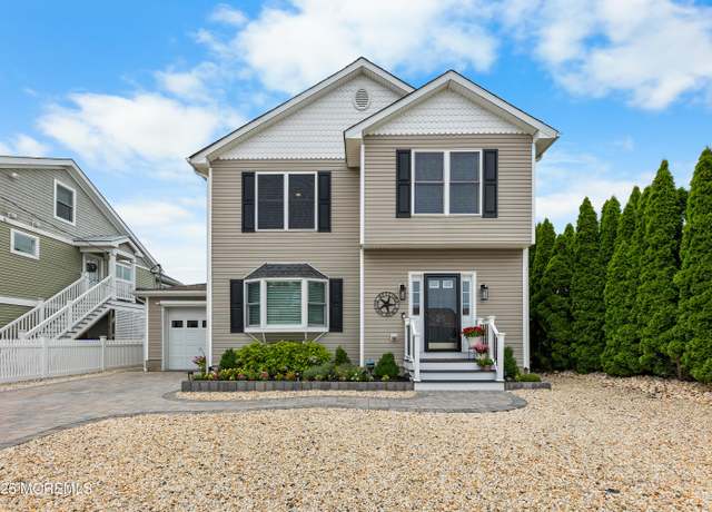 Property at 20 Perry Dr, Brick, NJ 08723, 4 beds, 2.5 baths