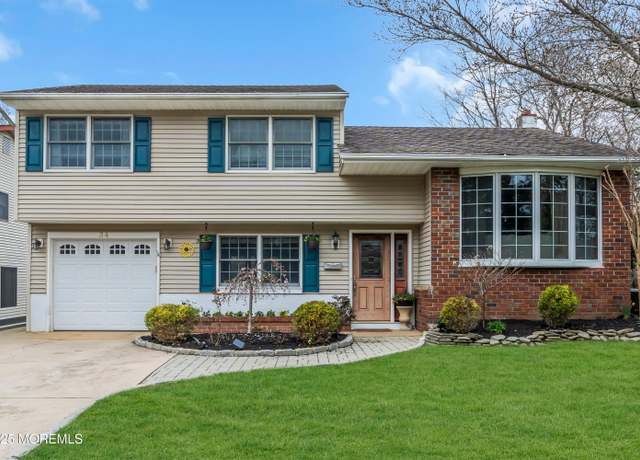 Property at 34 Green Twig Dr, Toms River, NJ 08753, 3 beds, 1.5 baths