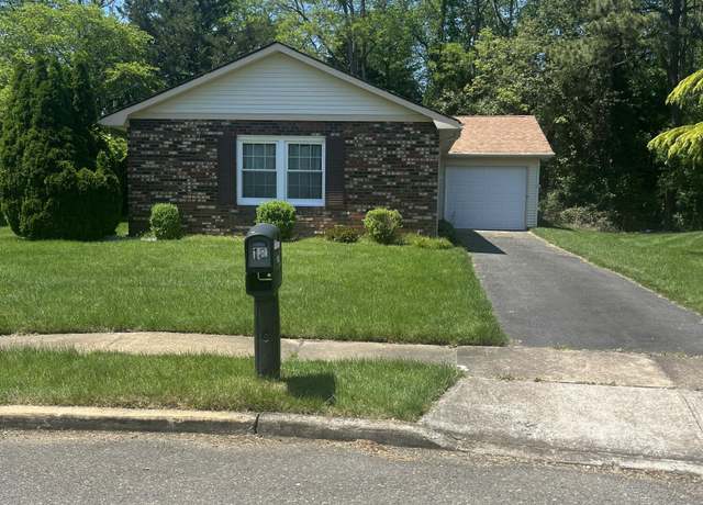 Property at 18 Andes Ct, Brick, NJ 08724, 2 beds, 2 baths
