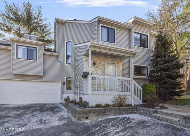 Property at 19 Pennybrook Ln, Middletown, NJ 07748, 2 beds, 2.5 baths