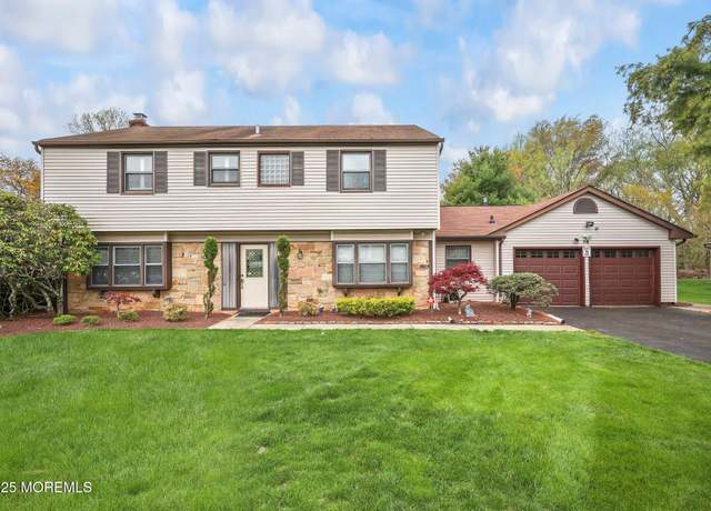 Property at 14 Ogden Ln, Manalapan, NJ 07726, 4 beds, 3.5 baths