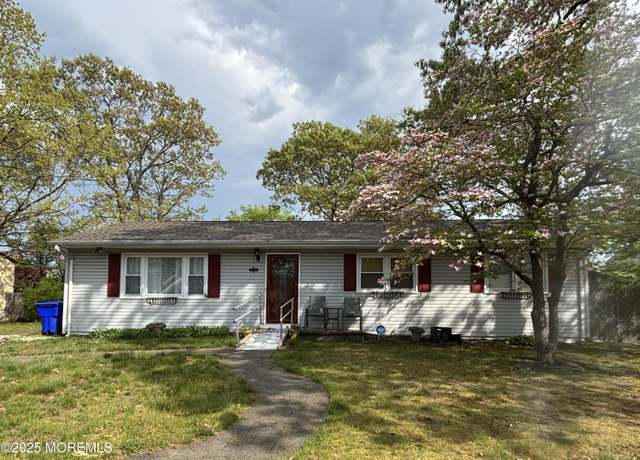 Property at 446 17th Ave, Brick, NJ 08723, 3 beds, 1 bath