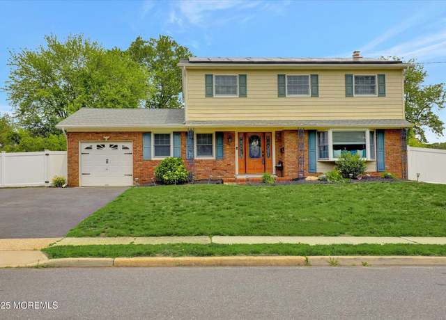 Property at 18 Taunton Dr, Howell, NJ 07731, 4 beds, 2.5 baths