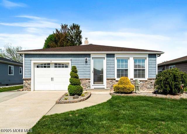 Property at 8 Capri Ct, Toms River, NJ 08757, 2 beds, 2 baths