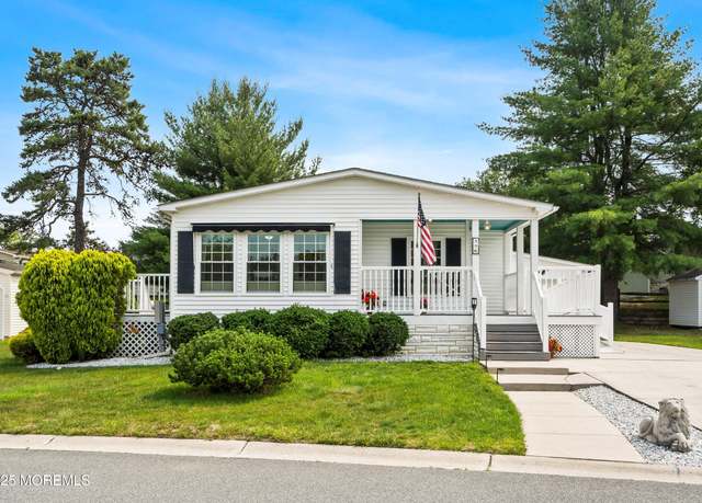 Property at 39 Pine Ridge Blvd, Manchester, NJ 08759, 3 beds, 2 baths
