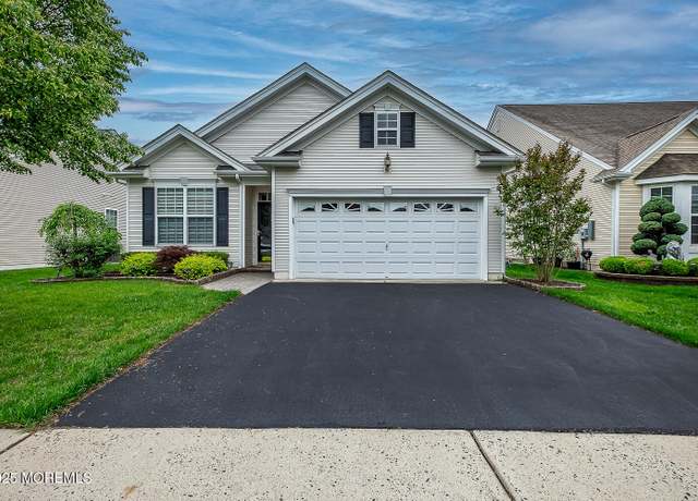 Property at 16 Kingston Dr, Jackson, NJ 08527, 3 beds, 2 baths