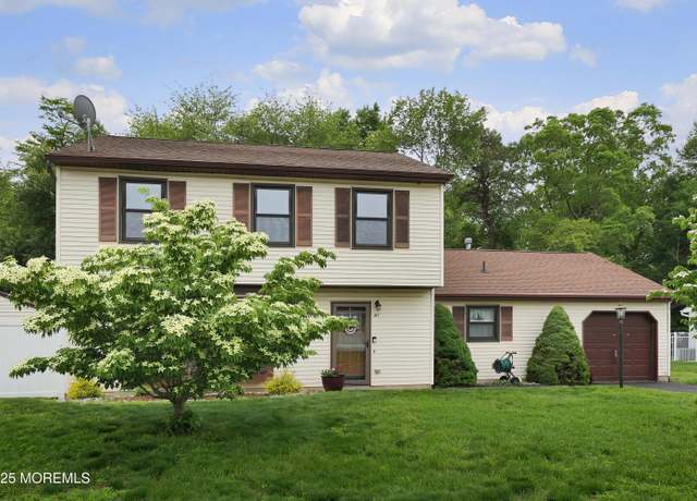 Property at 41 Eric Dr, Howell, NJ 07731, 3 beds, 1.5 baths