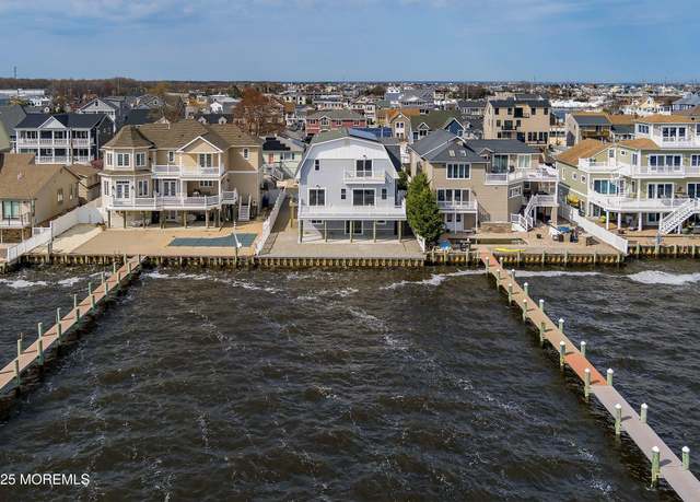 Property at 51 Bay Shore Dr, Toms River, NJ 08753, 5 beds, 4 baths