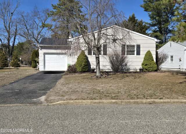 Property at 1046 Edgebrook Dr, Toms River, NJ 08757, 2 beds, 1 bath