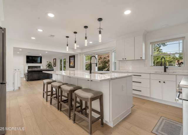 Property at 18 Rowena Rd, Manalapan, NJ 07726, 5 beds, 3.5 baths