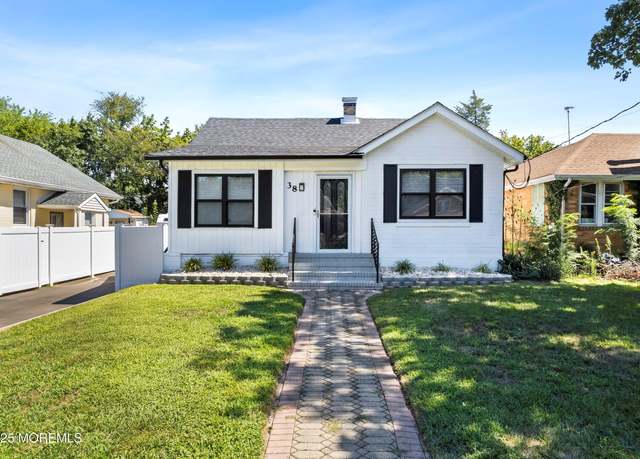 Property at 38 Wilson Ave, Manalapan, NJ 07726, 2 beds, 1 bath