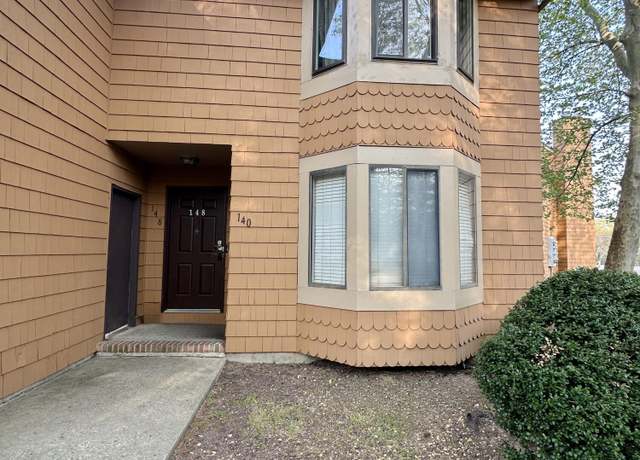Property at 148 Delaware Trl, Lakewood, NJ 08701, 3 beds, 2 baths
