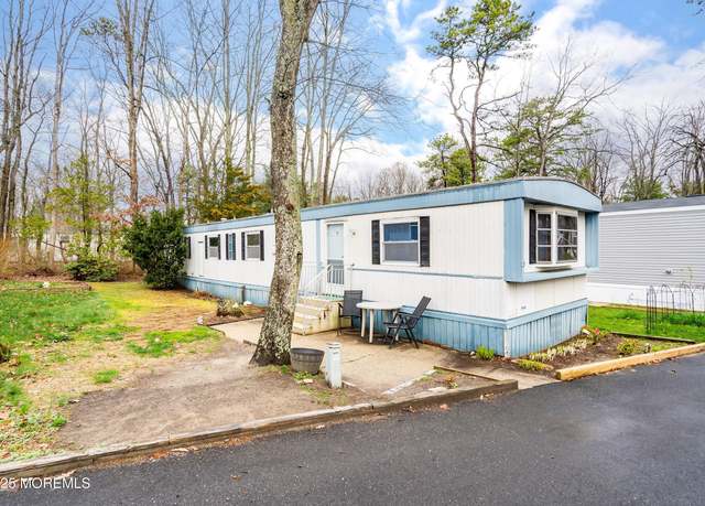 Property at 53 Marcia Memorial Cir, Jackson, NJ 08527, 3 beds, 1.5 baths