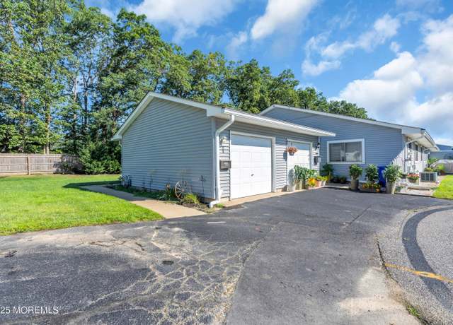 Property at 8 Debbie Dr, Brick, NJ 08724, 1 bed, 1 bath