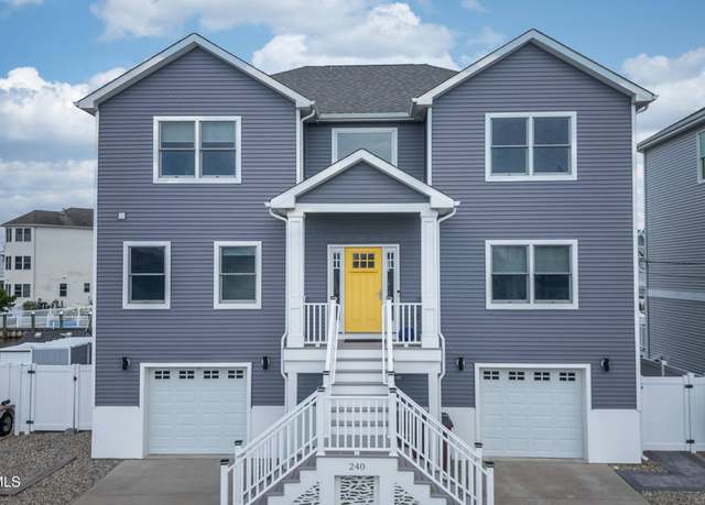 Property at 240 Fernwood Dr, Bayville, NJ 08721, 4 beds, 3.5 baths
