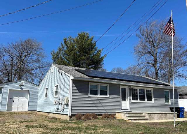 Property at 422 Maple Dr, Belford, NJ 07718, 3 beds, 2 baths