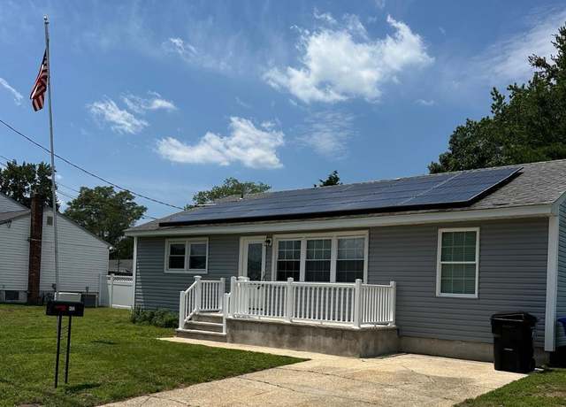 Property at 422 Maple Dr, Belford, NJ 07718, 3 beds, 2 baths