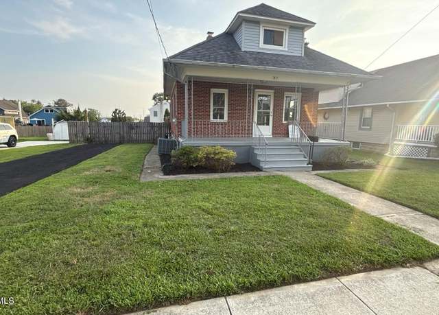 Property at 37 Knight Ave, Runnemede, NJ 08078, 4 beds, 1.5 baths