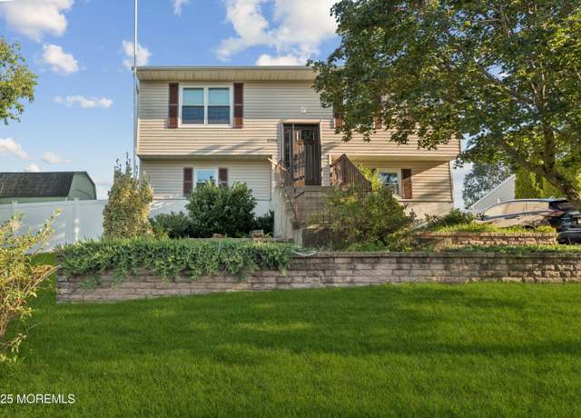 Property at 2116 4th Ave, Toms River, NJ 08753, 5 beds, 2 baths