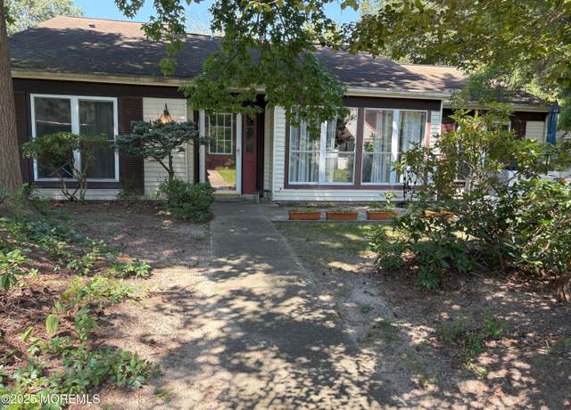Property at 706B Liverpool Cir, Manchester, NJ 08759, 2 beds, 2 baths
