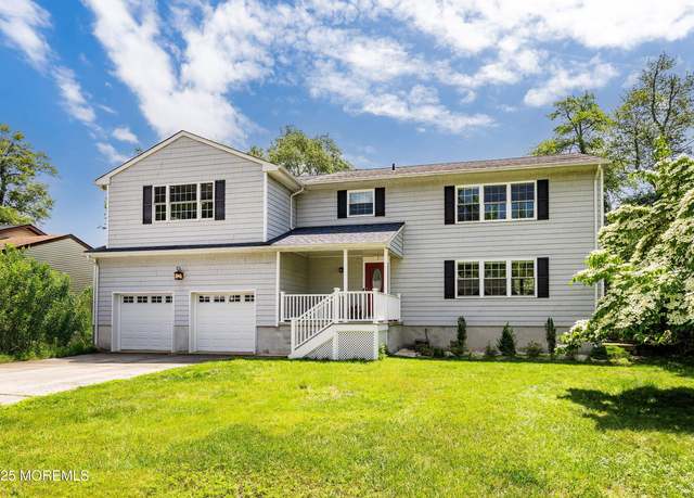 Property at 65 Capri Dr, Brick, NJ 08723, 5 beds, 2.5 baths