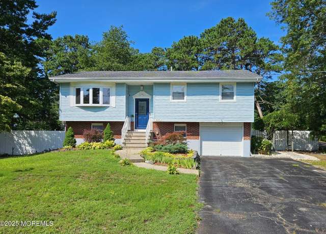 Property at 613 Oakdale St, Toms River, NJ 08757, 4 beds, 2 baths