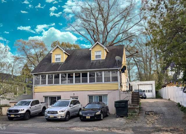 Property at 849 Mantoloking Rd, Brick, NJ 08723, 6 beds, 4 baths