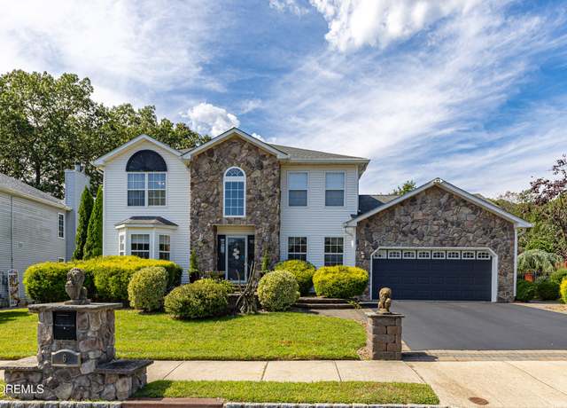 Property at 6 Diamond Ln, Howell, NJ 07731, 5 beds, 3.5 baths