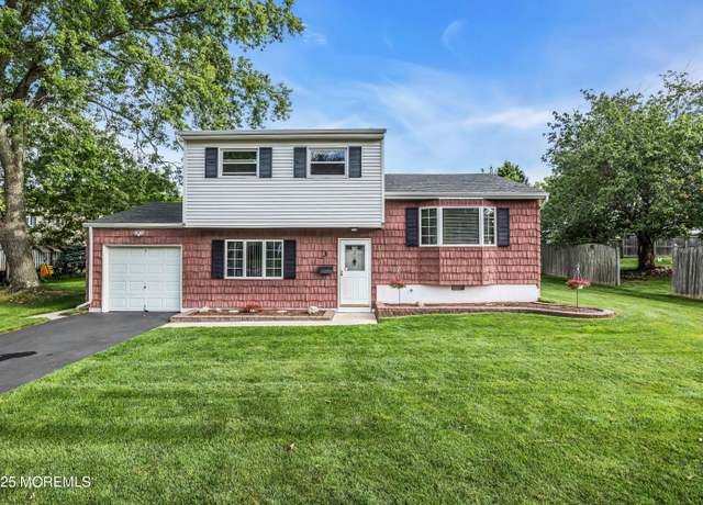 Property at 3 Colorado Dr, Hazlet, NJ 07730, 4 beds, 1.5 baths