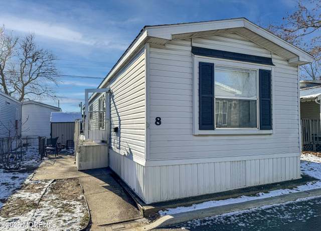 Property at 8 Monique Cir, Hazlet, NJ 07730, 2 beds, 1 bath