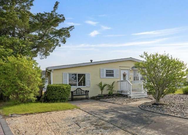 Property at 4 Drake Pl, Bayville, NJ 08721, 3 beds, 1 bath