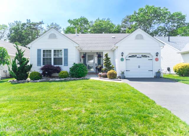Property at 33 Brant Dr, Brick, NJ 08724, 2 beds, 2 baths