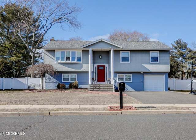 Property at 1081 Aspen Dr, Toms River, NJ 08753, 4 beds, 2.5 baths