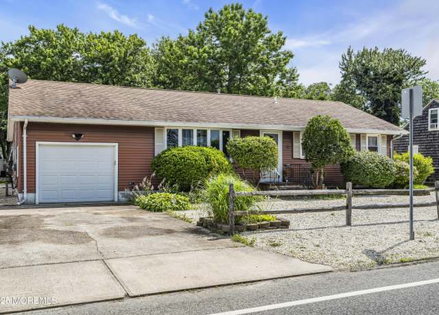 Property at 648 E Bayview Ave, Ocean Gate, NJ 08740, 3 beds, 2.5 baths