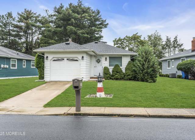 Property at 271 Harrington Dr N, Toms River, NJ 08757, 2 beds, 1 bath