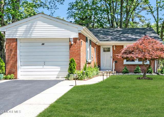 Property at 29 Bowie Dr, Whiting, NJ 08759, 2 beds, 1.5 baths