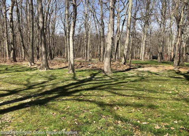 Property at 4 Kimberly Ct, Millstone, NJ 08510