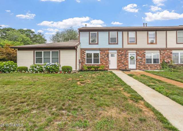 Property at 256 Greenwood Loop Rd, Brick, NJ 08724, 2 beds, 2 baths
