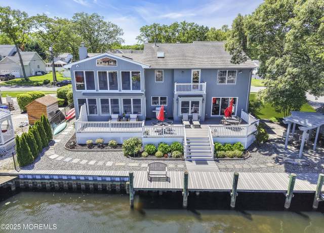 Property at 560 Midwood Dr, Brick, NJ 08724, 4 beds, 3 baths