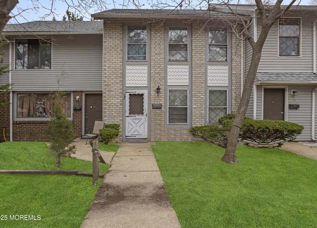 Property at 142 Coventry Dr, Lakewood, NJ 08701, 4 beds, 1.5 baths