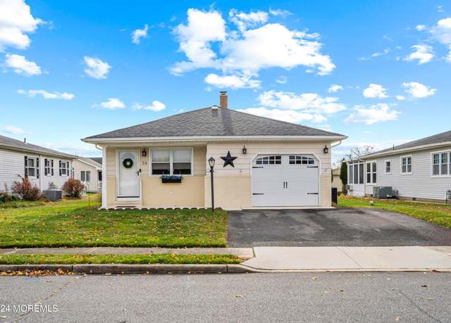 Property at 24 Corinth Pl, Toms River, NJ 08757, 2 beds, 1 bath