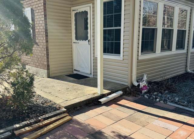 Property at 12 Willow St Unit D, Toms River, NJ 08757, 2 beds, 1 bath