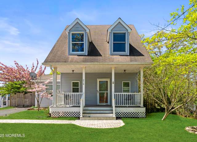 Property at 216 Chatham Ave, Ocean Twp, NJ 07755, 3 beds, 1.5 baths