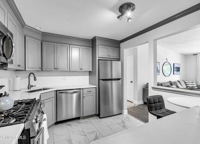 Property at 16 Willow Ct, Hamilton, NJ 08619, 2 beds, 2 baths