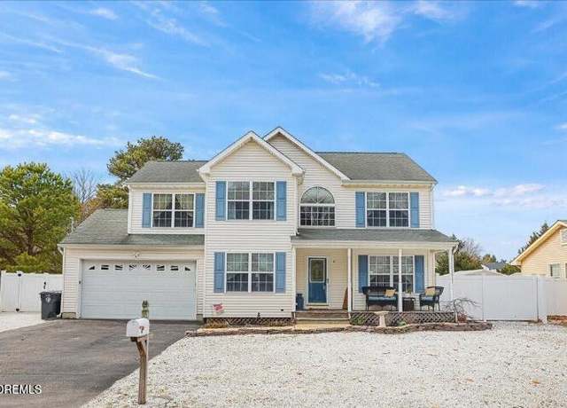 Property at 4 Frankies Ln, Toms River, NJ 08753, 4 beds, 2.5 baths