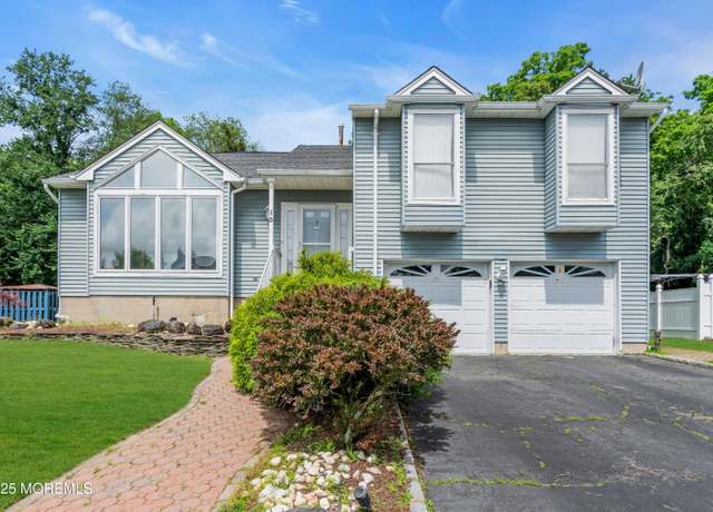 Property at 13 Heritage Dr, Howell, NJ 07731, 4 beds, 3 baths