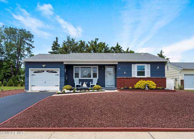 Property at 90 Westbrook Dr, Toms River, NJ 08757, 2 beds, 1.5 baths